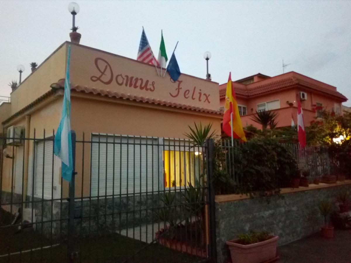 杜玛斯菲丽克斯住宿加早餐旅馆 埃尔科拉诺 外观 照片